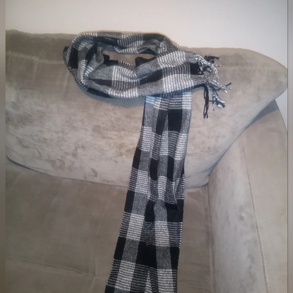 Authentic GIVENCHY Black White Plaid Check Cashme'Scarf Fringe Made In Italy
